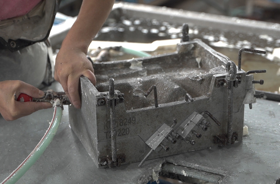 Casting wax injection mould